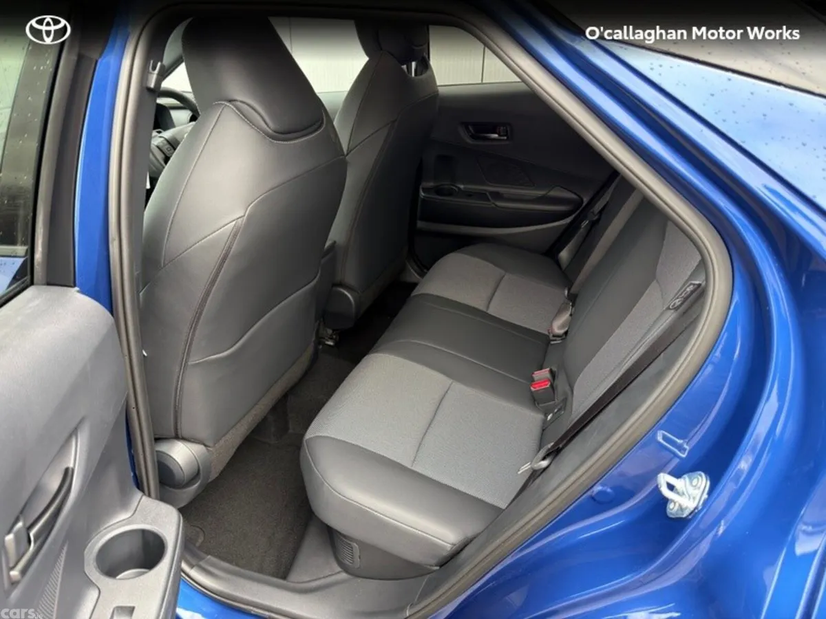 Toyota C-HR SUV, Petrol Hybrid, 2026, Blue