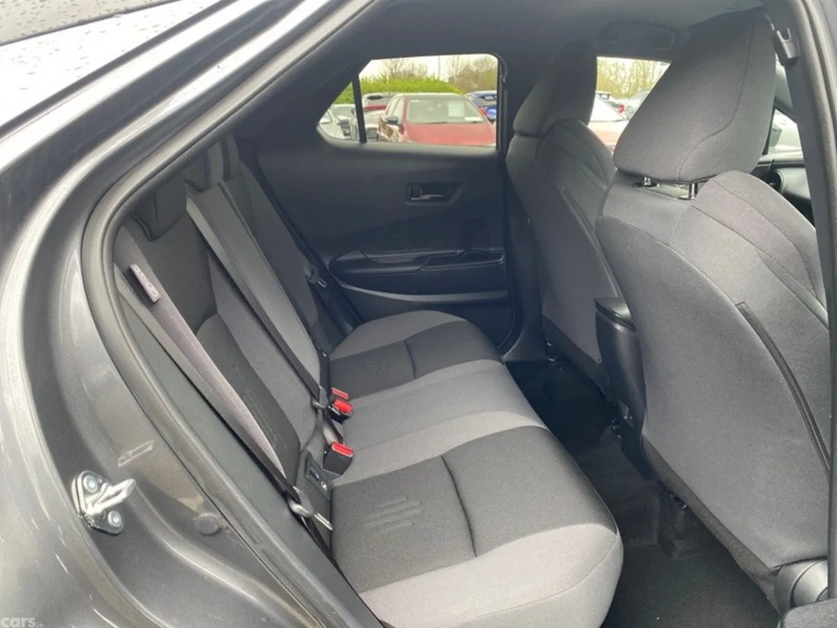 Toyota C-HR SUV, Petrol Hybrid, 2024, Grey