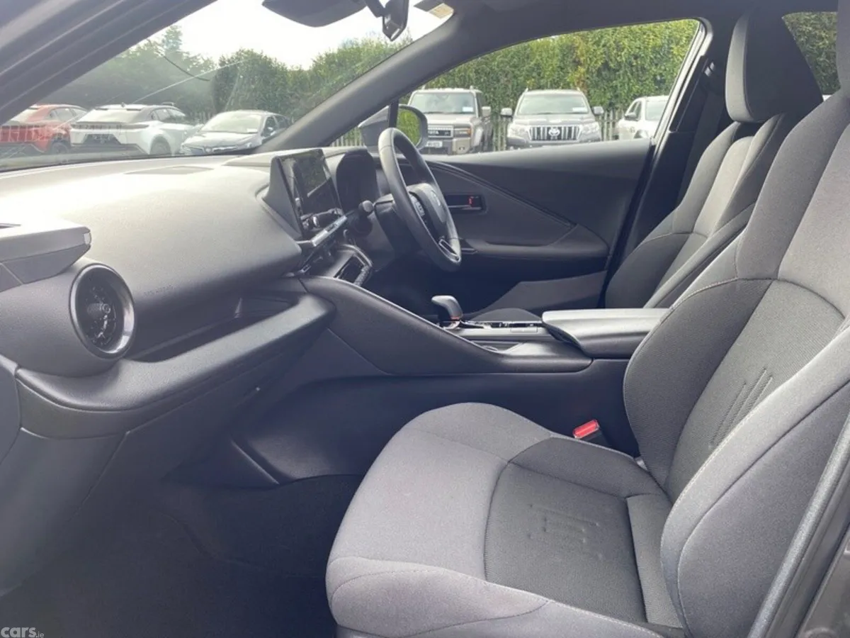 Toyota C-HR SUV, Petrol Hybrid, 2024, Grey