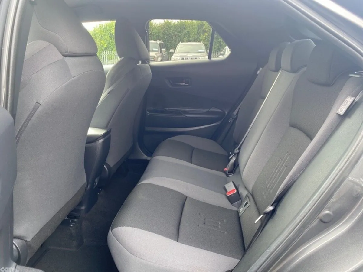 Toyota C-HR SUV, Petrol Hybrid, 2024, Grey