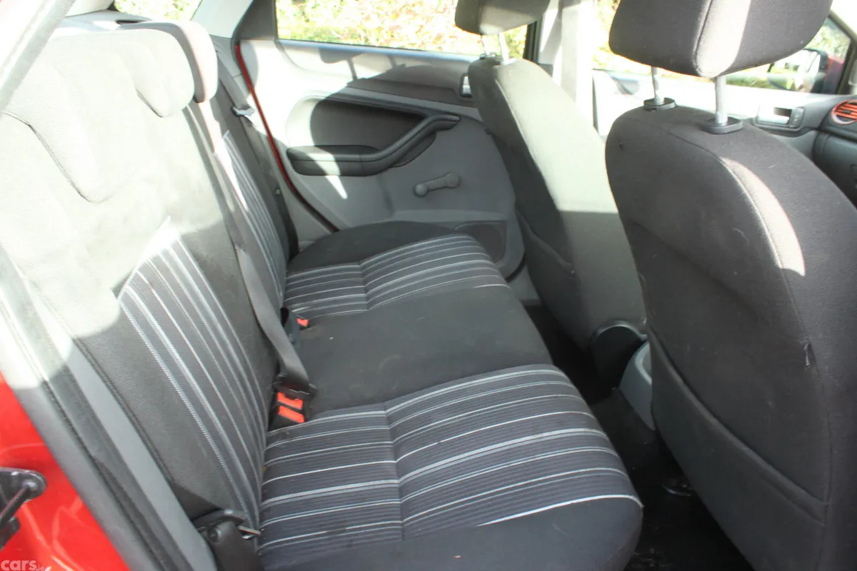 Ford Focus Saloon, Diesel, 2009, Red