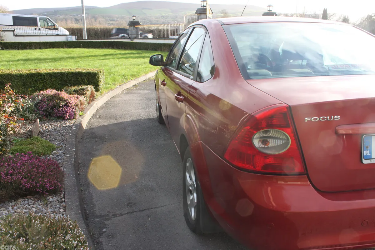Ford Focus Saloon, Diesel, 2009, Red
