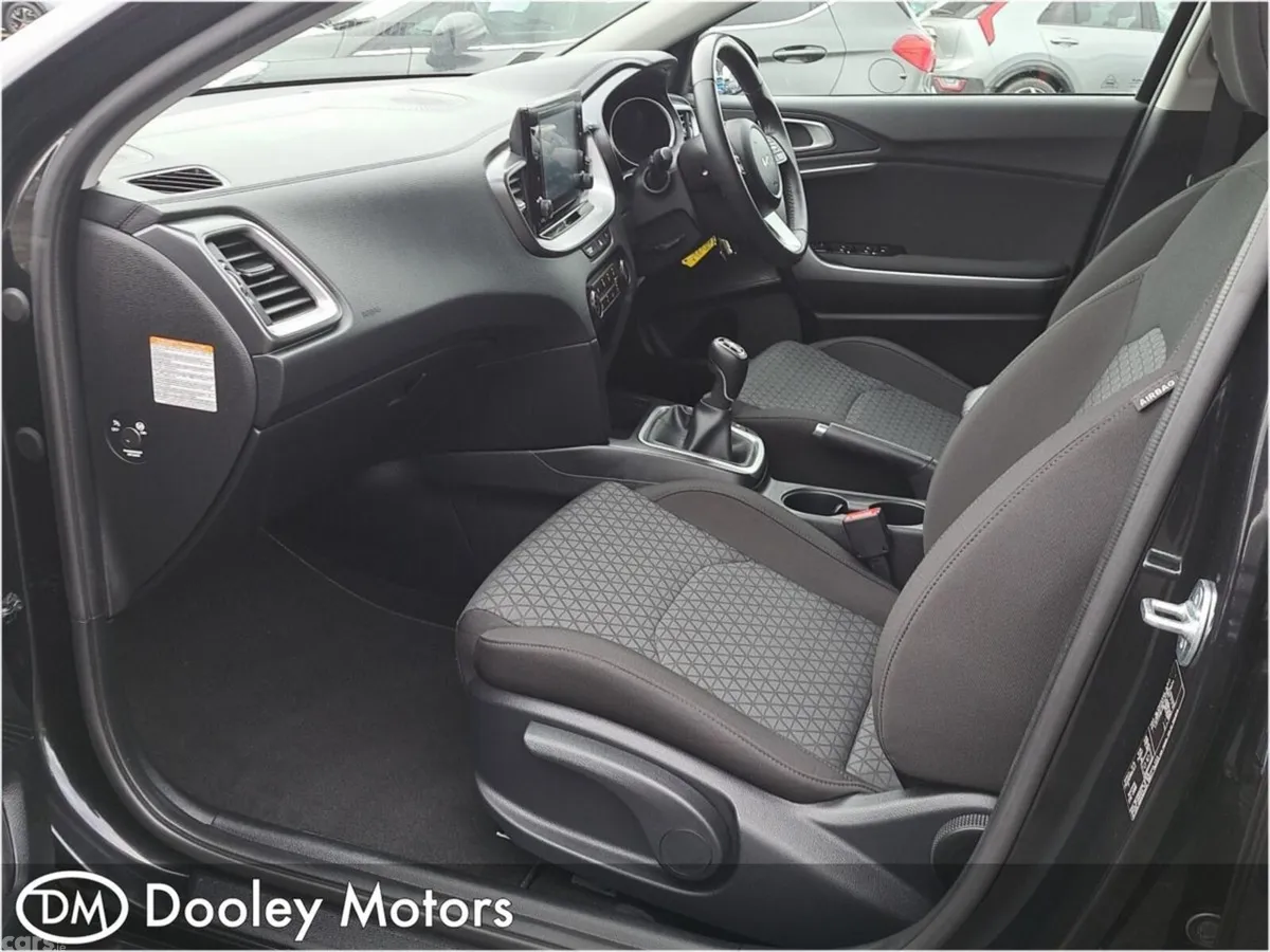 Kia Ceed Hatchback, Diesel Hybrid, 2024, Black