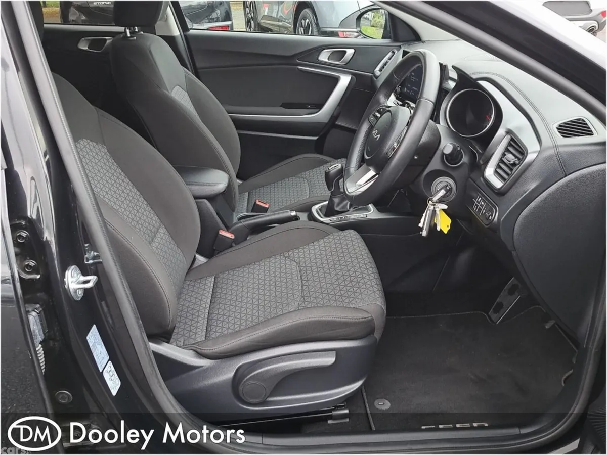 Kia Ceed Hatchback, Diesel Hybrid, 2024, Black
