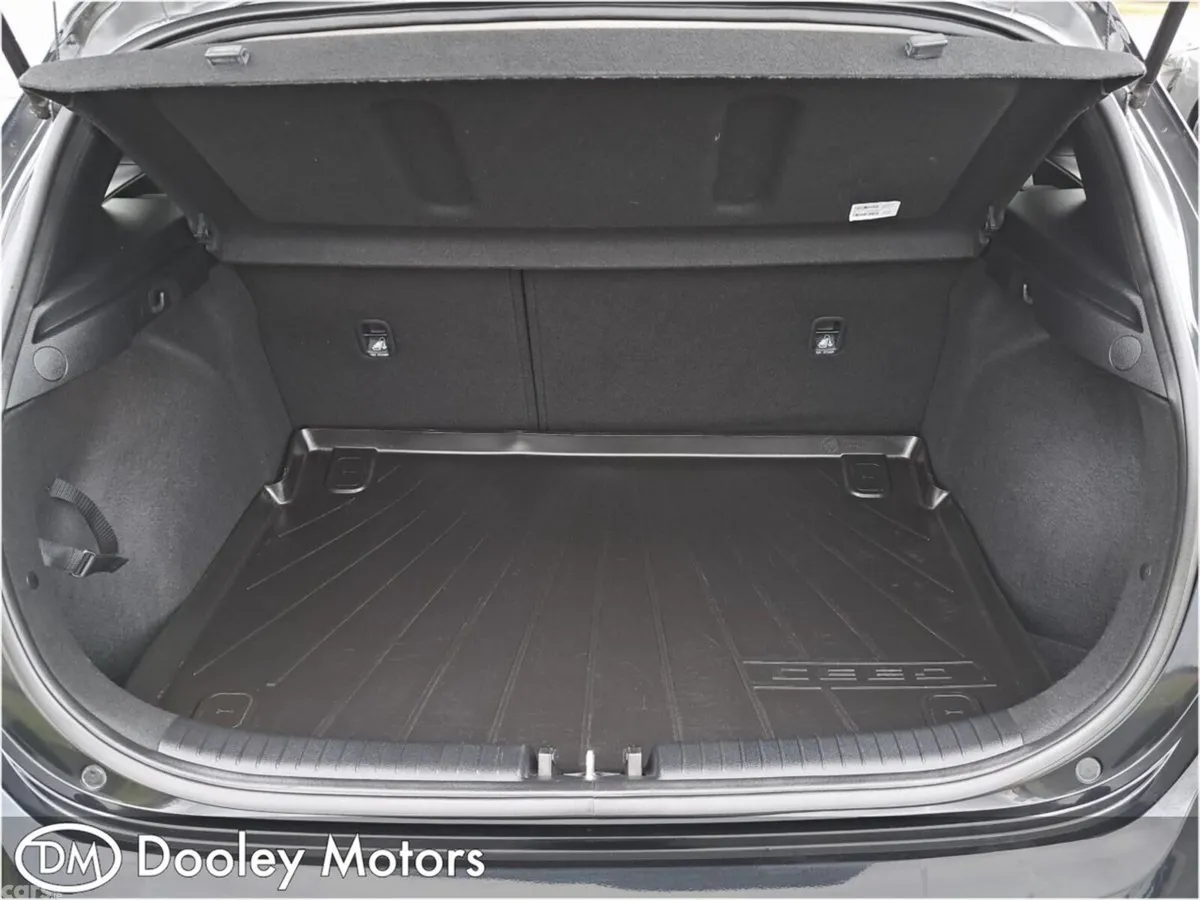 Kia Ceed Hatchback, Diesel Hybrid, 2024, Black