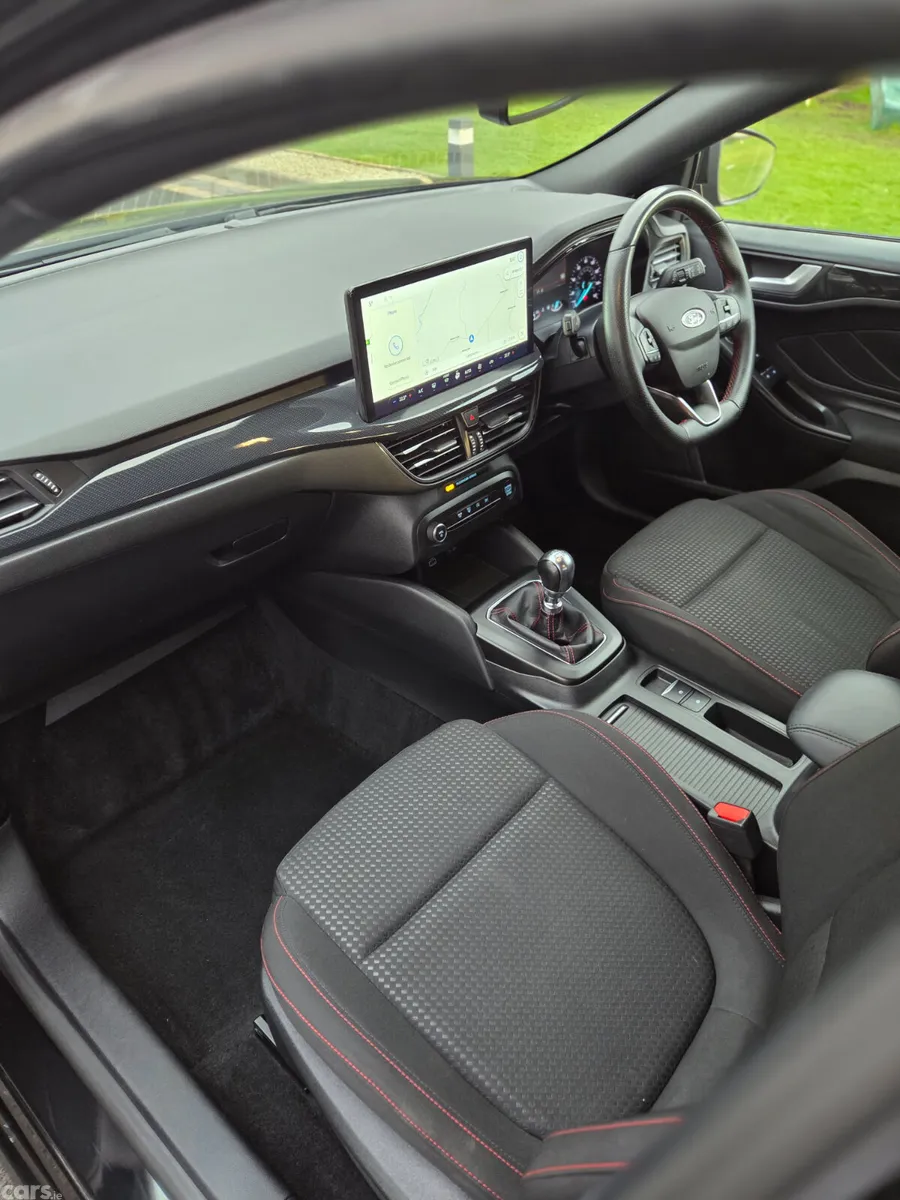 Ford Focus Hatchback, Petrol Hybrid, 2024, Black