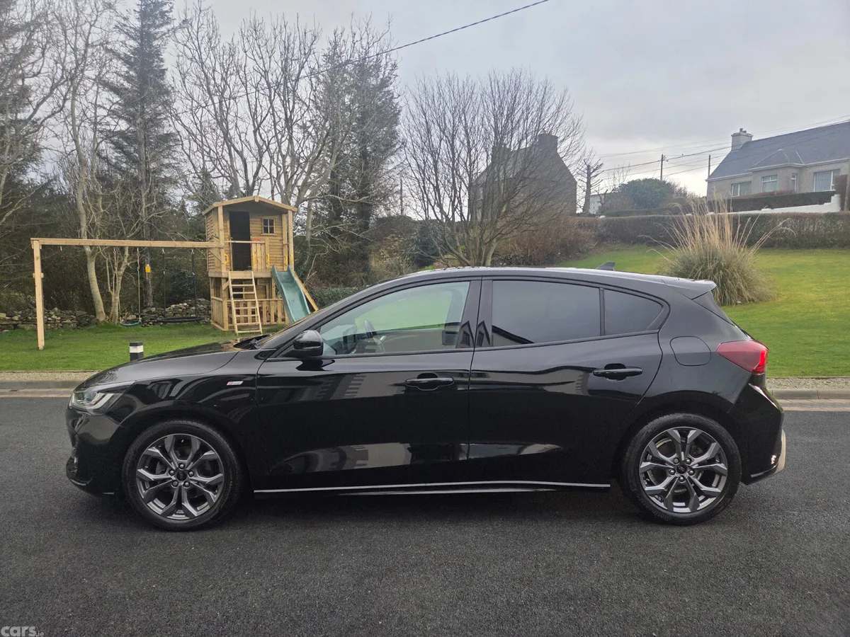 Ford Focus Hatchback, Petrol Hybrid, 2024, Black