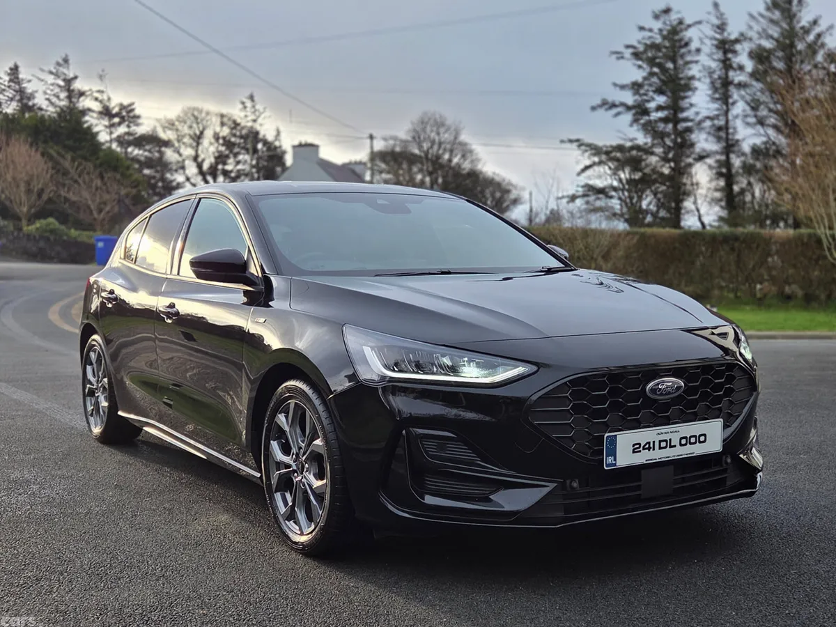 Ford Focus Hatchback, Petrol Hybrid, 2024, Black