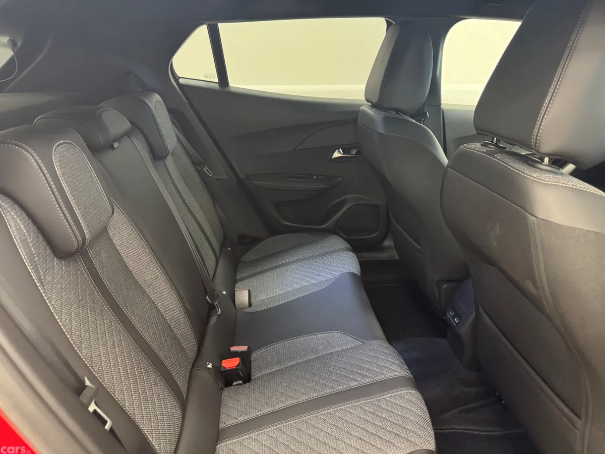 Peugeot 2008 MPV, Electric, 2025, Red