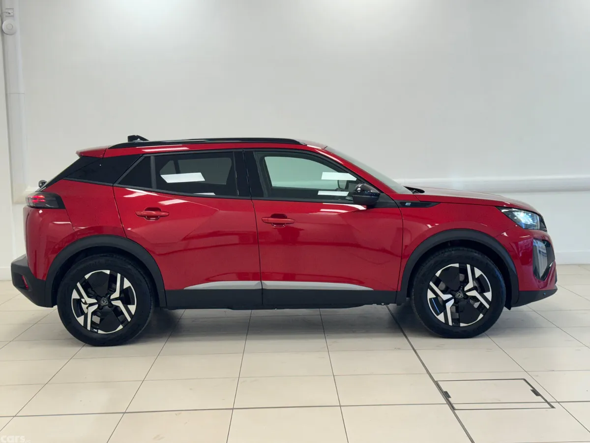 Peugeot 2008 MPV, Electric, 2025, Red