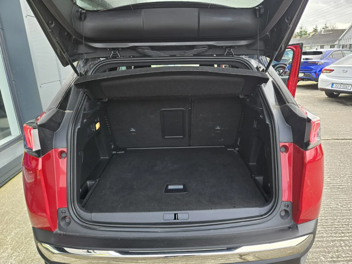 Peugeot 3008 MPV, Diesel, 2024, Red