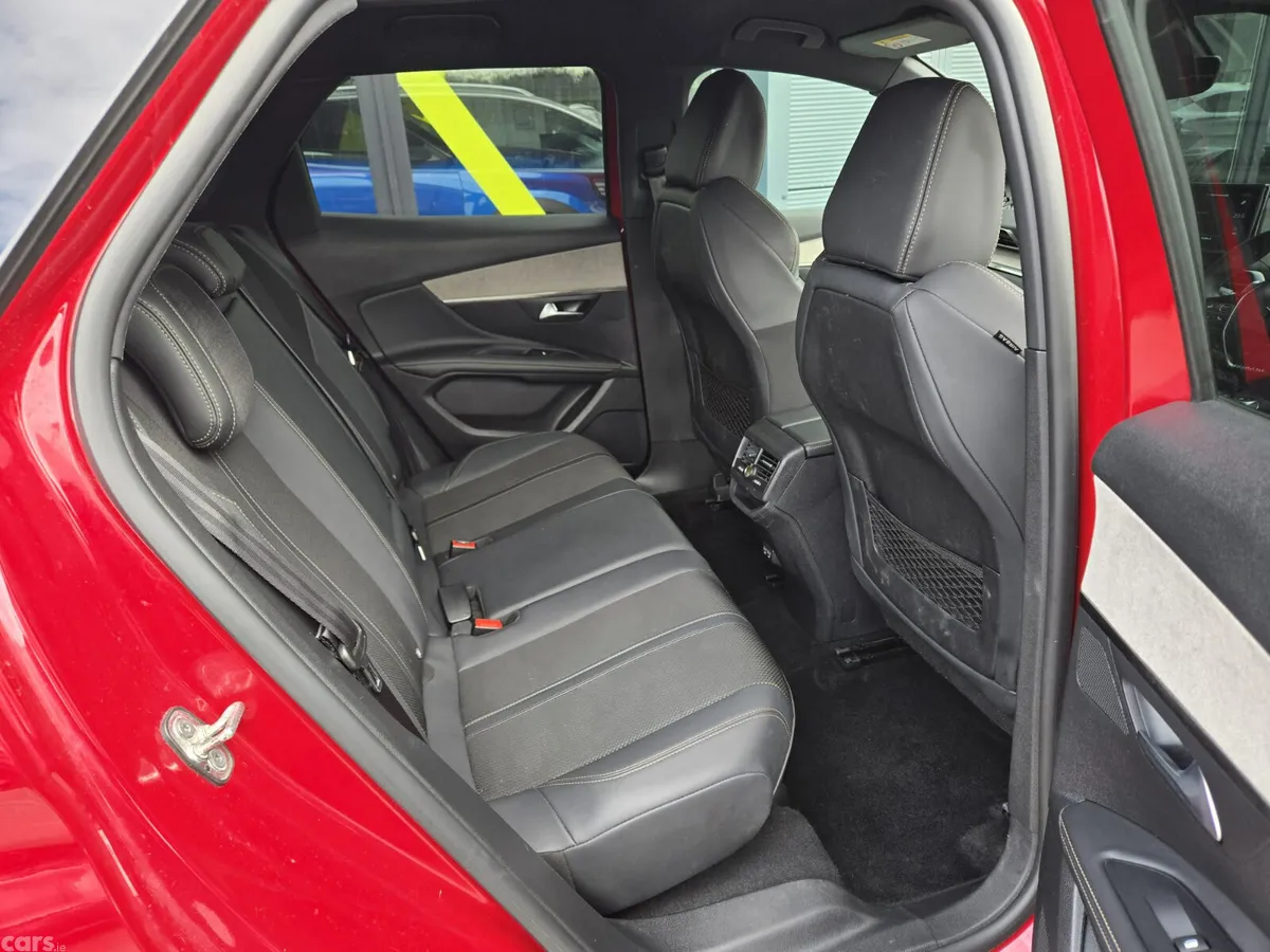 Peugeot 3008 MPV, Diesel, 2024, Red