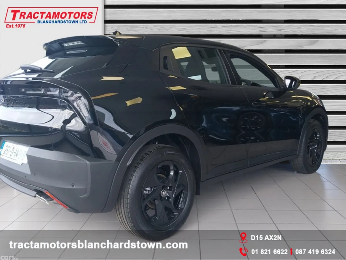Alfa Romeo Junior Hatchback, Petrol Hybrid, 2026, Black