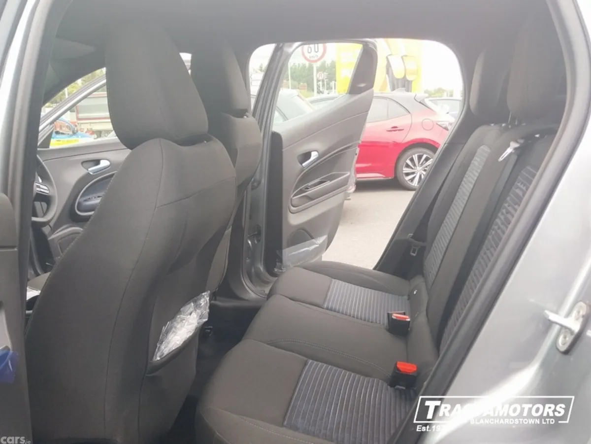 Alfa Romeo Junior Hatchback, Petrol Hybrid, 2026, Black