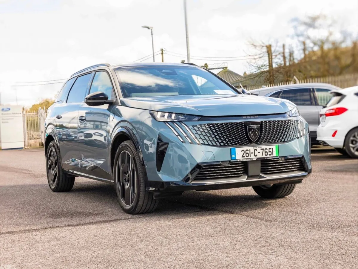 Peugeot 5008 MPV, Electric, 2026, Blue