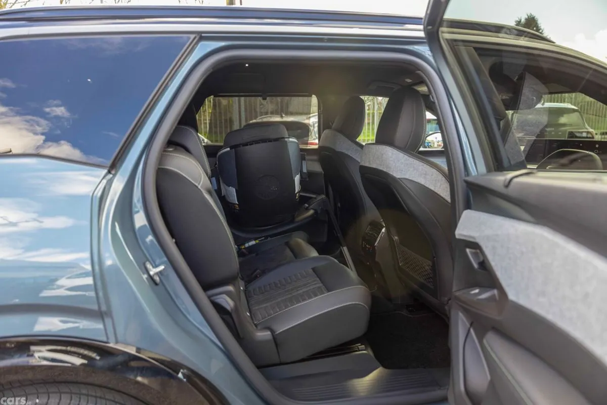 Peugeot 5008 MPV, Electric, 2026, Blue
