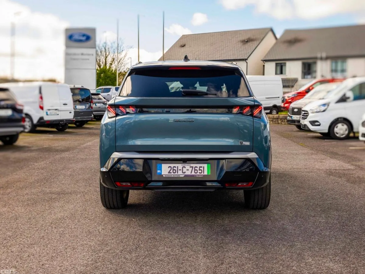 Peugeot 5008 MPV, Electric, 2026, Blue