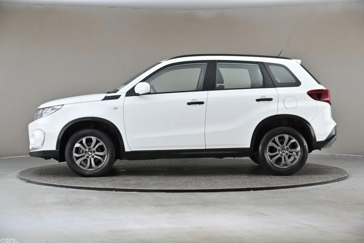 Suzuki Vitara SUV, Petrol Hybrid, 2023, White