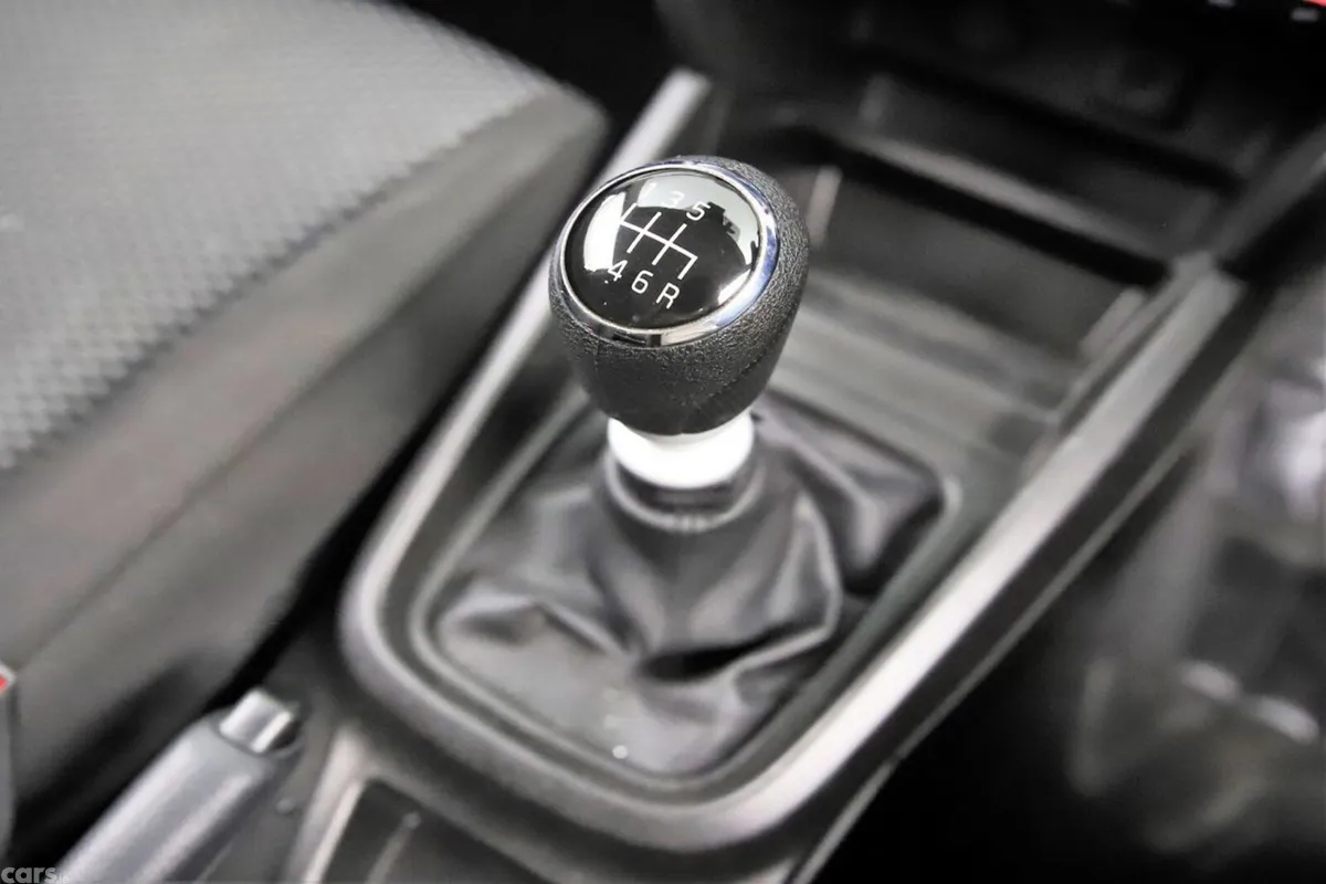 Suzuki Vitara SUV, Petrol Hybrid, 2023, White