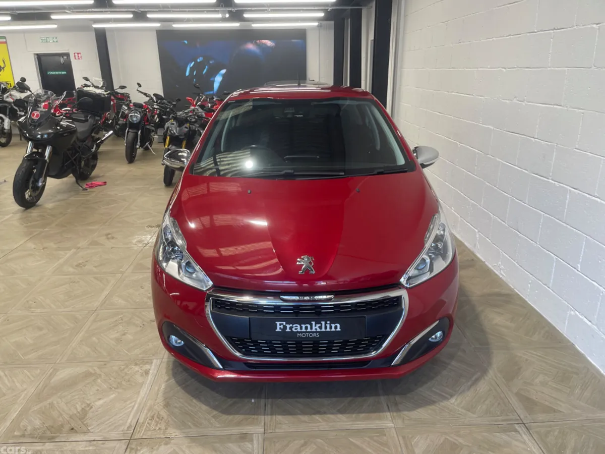 Peugeot 208 Hatchback, Petrol, 2017, Red
