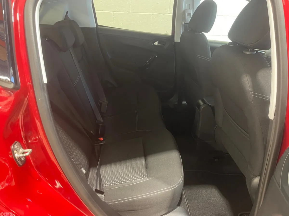 Peugeot 208 Hatchback, Petrol, 2017, Red