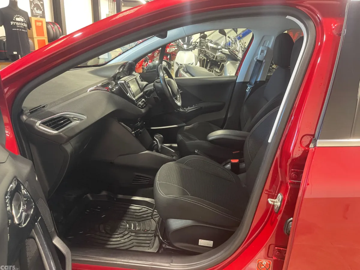 Peugeot 208 Hatchback, Petrol, 2017, Red