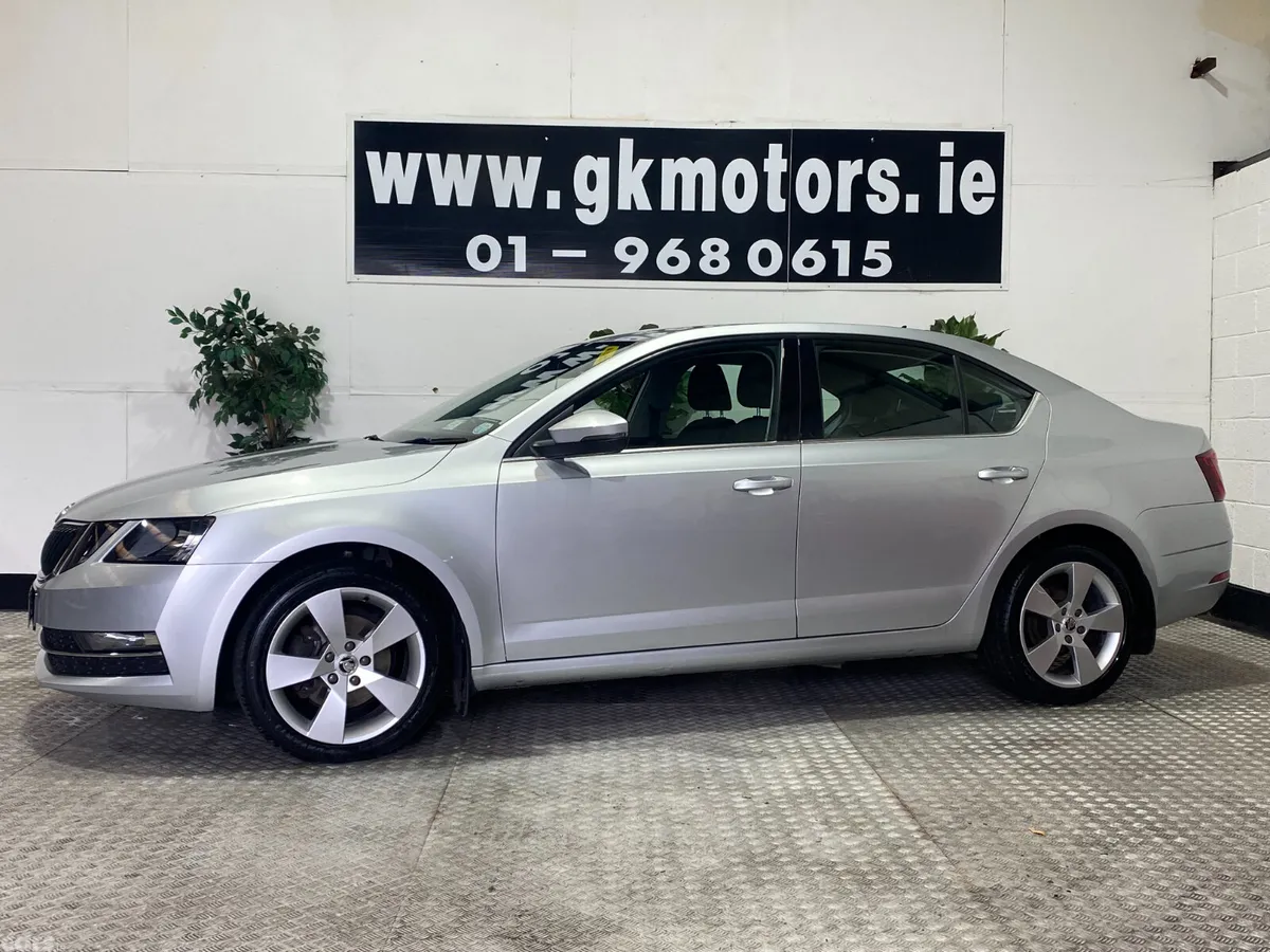 Skoda Octavia Saloon, Petrol, 2018, Grey