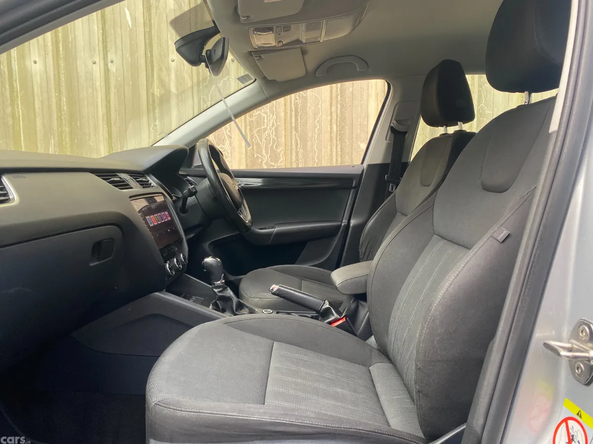 Skoda Octavia Saloon, Petrol, 2018, Grey
