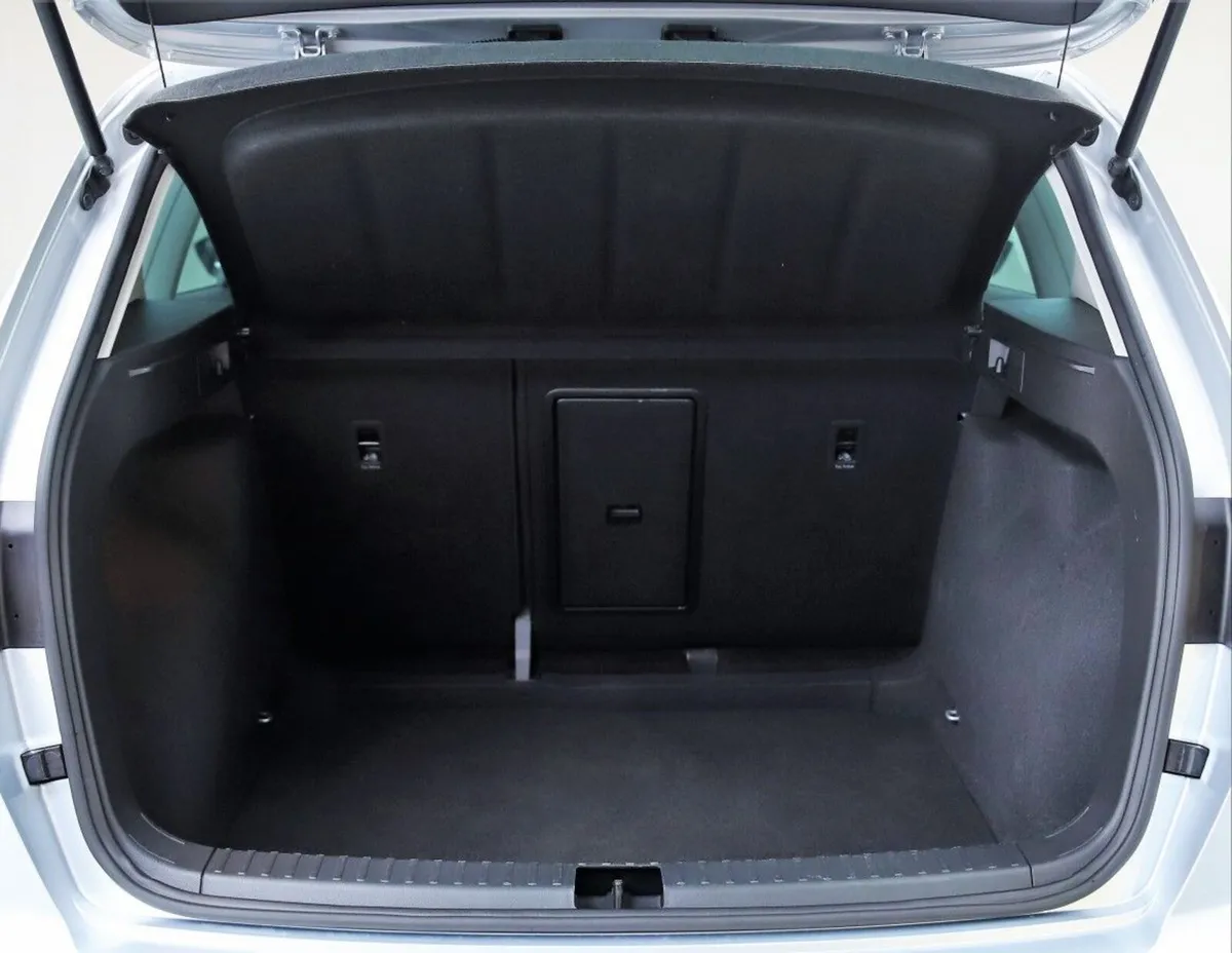 SEAT Ateca SUV, Diesel, 2023, Silver