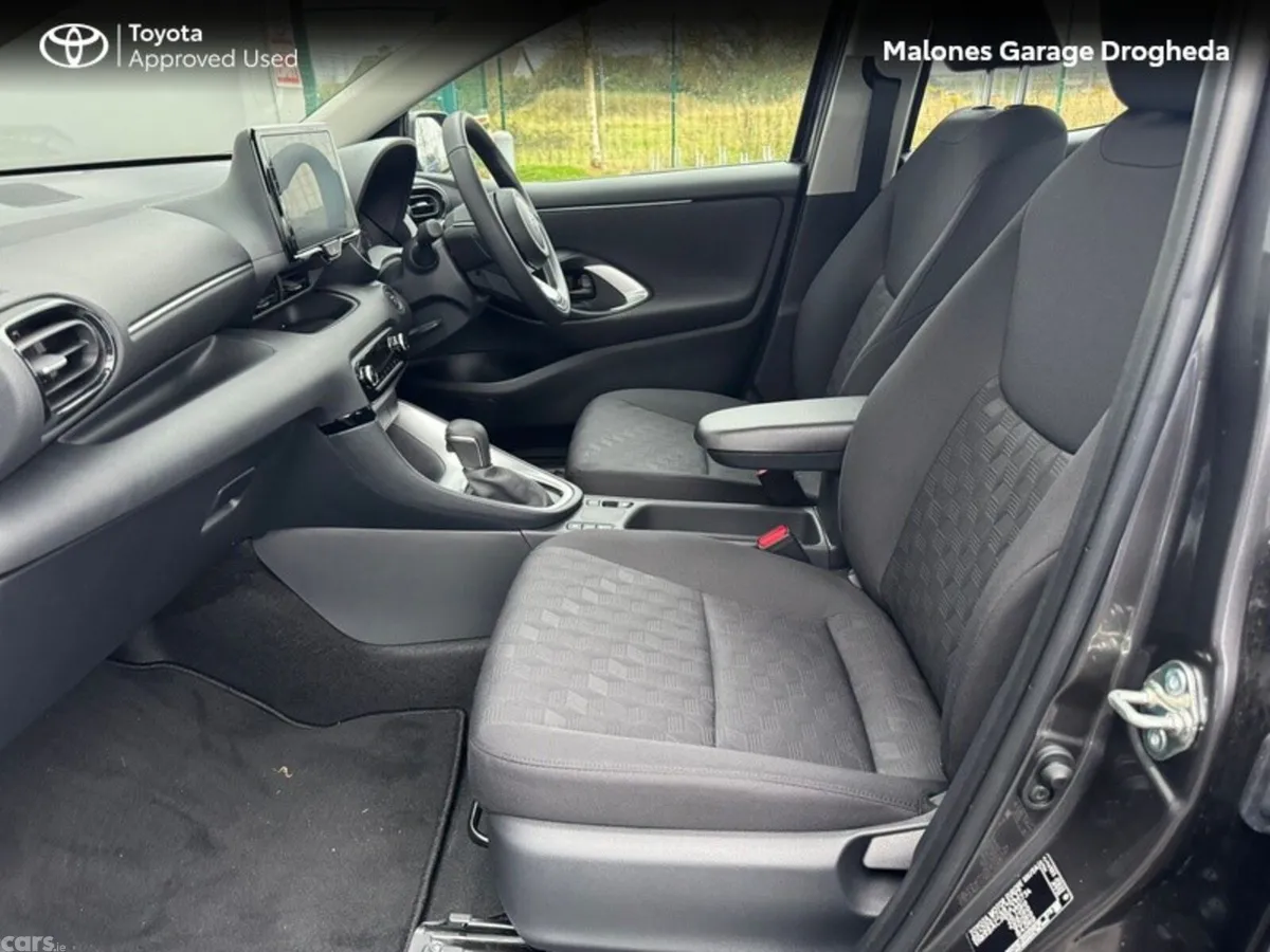 Toyota Yaris Hatchback, Petrol Hybrid, 2025, Grey