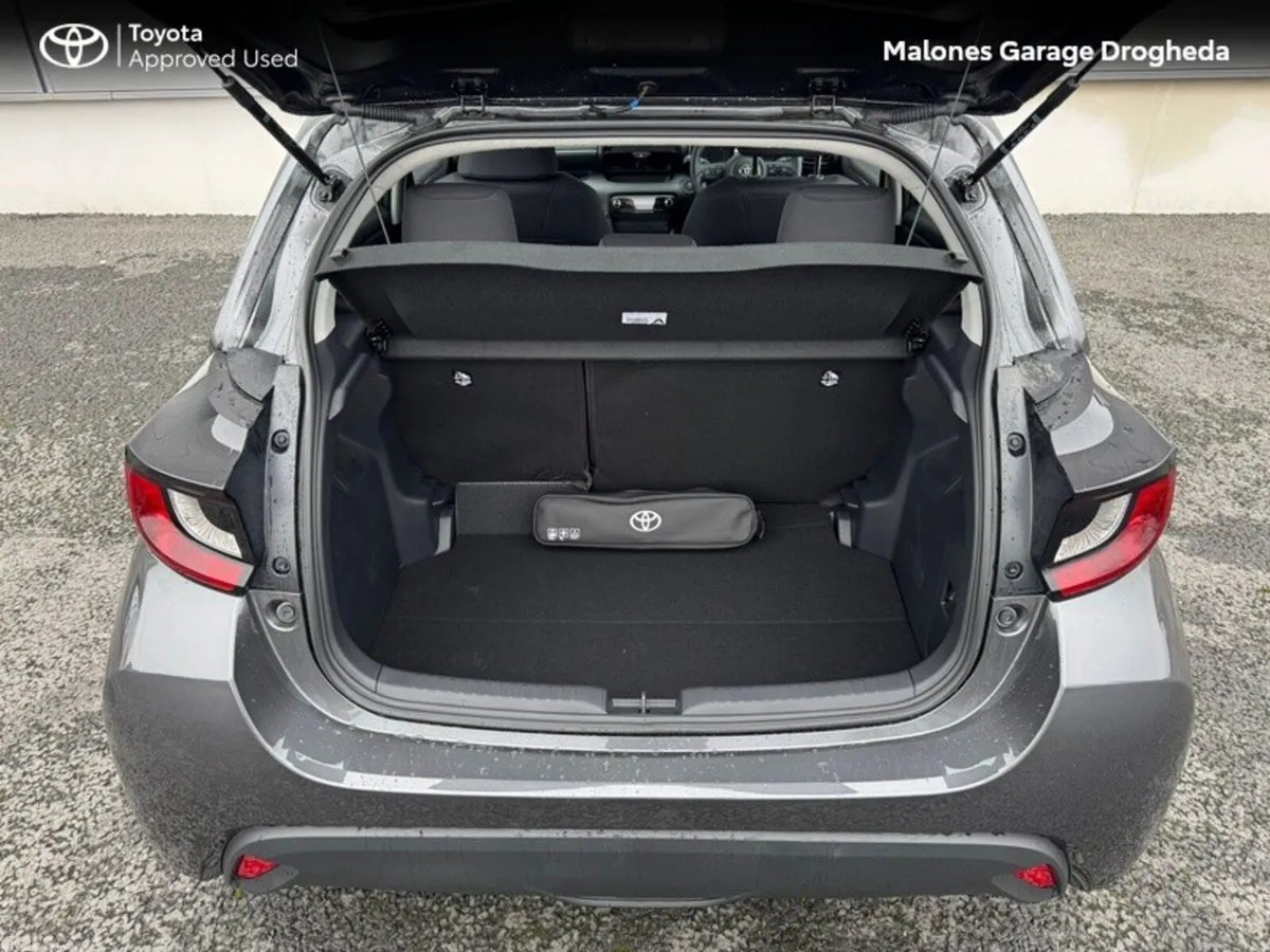 Toyota Yaris Hatchback, Petrol Hybrid, 2025, Grey