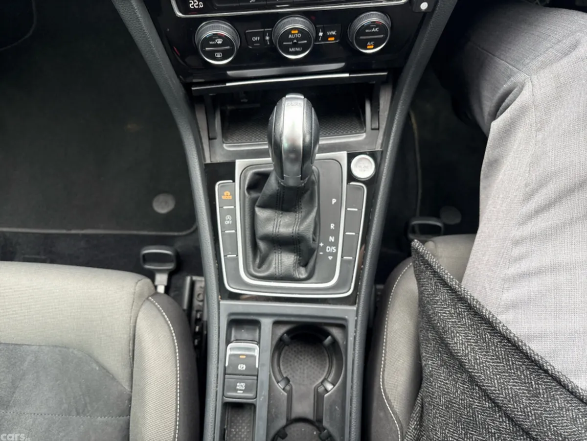 Volkswagen Golf Hatchback, Petrol, 2016, Silver