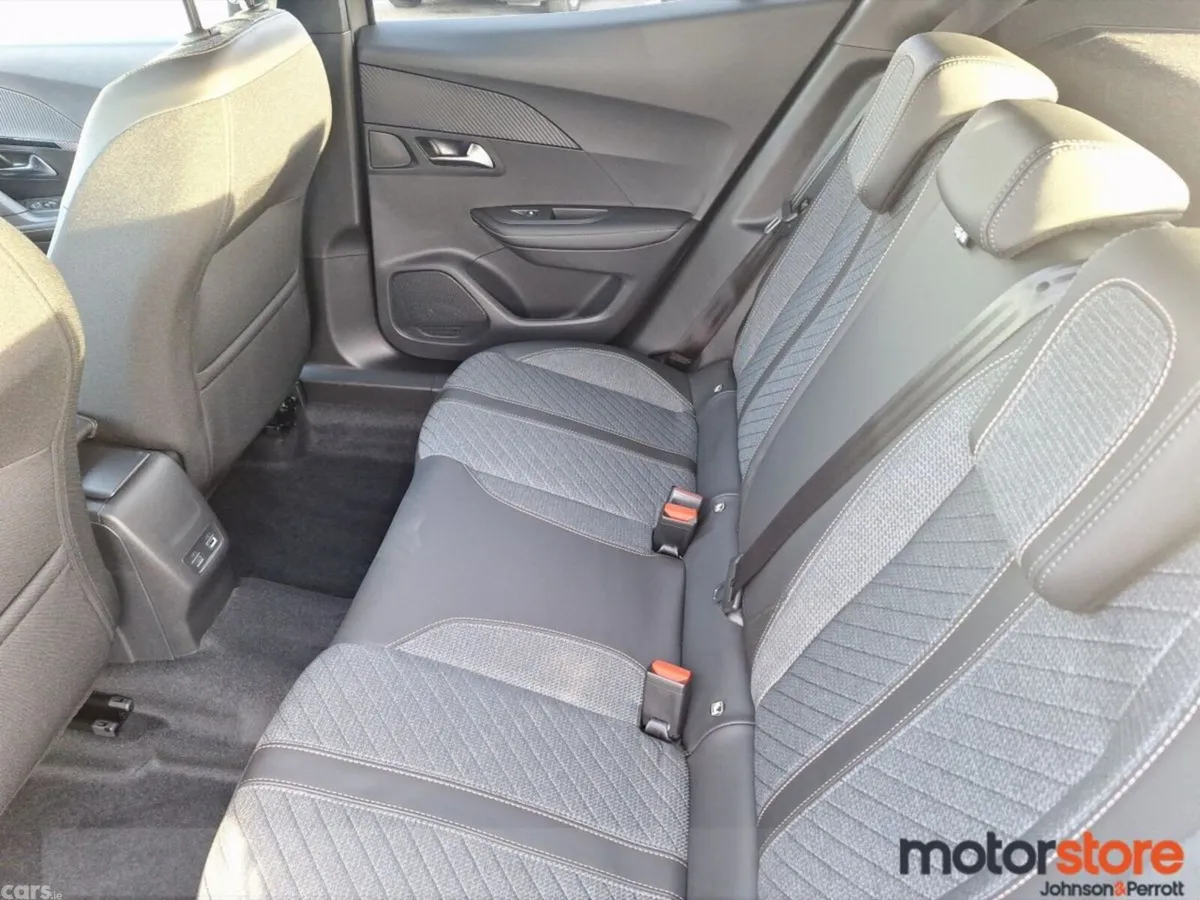 Peugeot 2008 MPV, Petrol, 2026, Grey