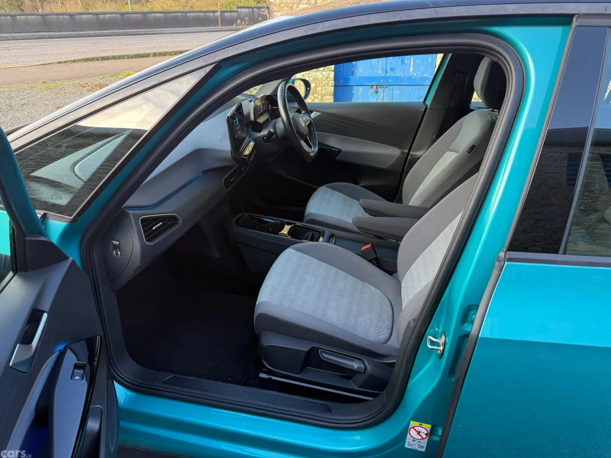 Volkswagen ID.3 Hatchback, Electric, 2022, Green