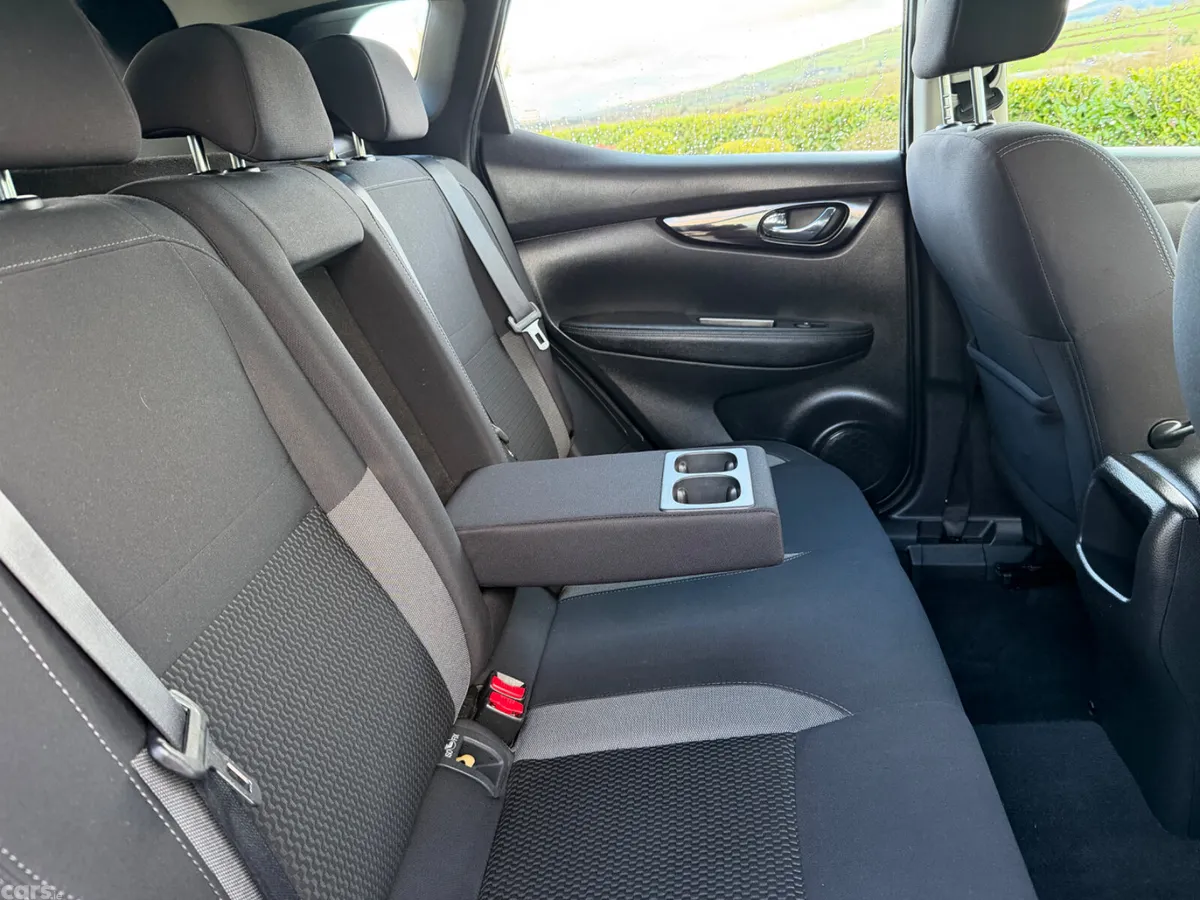 Nissan Qashqai Hatchback, Diesel, 2019, Black