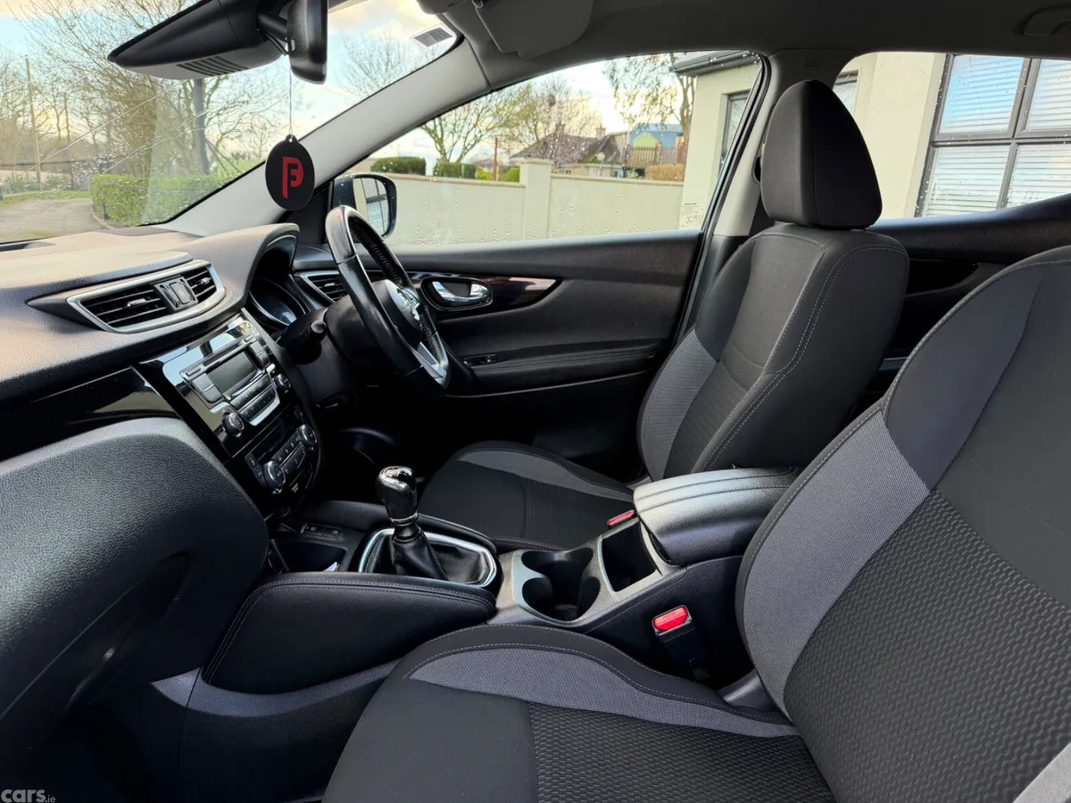 Nissan Qashqai Hatchback, Diesel, 2019, Black