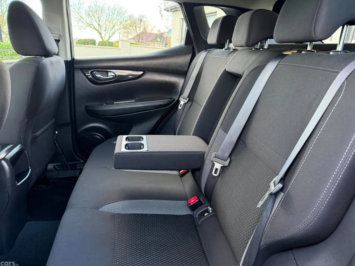 Nissan Qashqai Hatchback, Diesel, 2019, Black