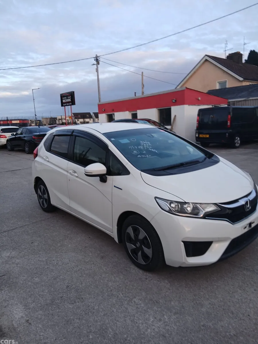 Honda Fit Hatchback, Petrol Hybrid, 2018, Silver