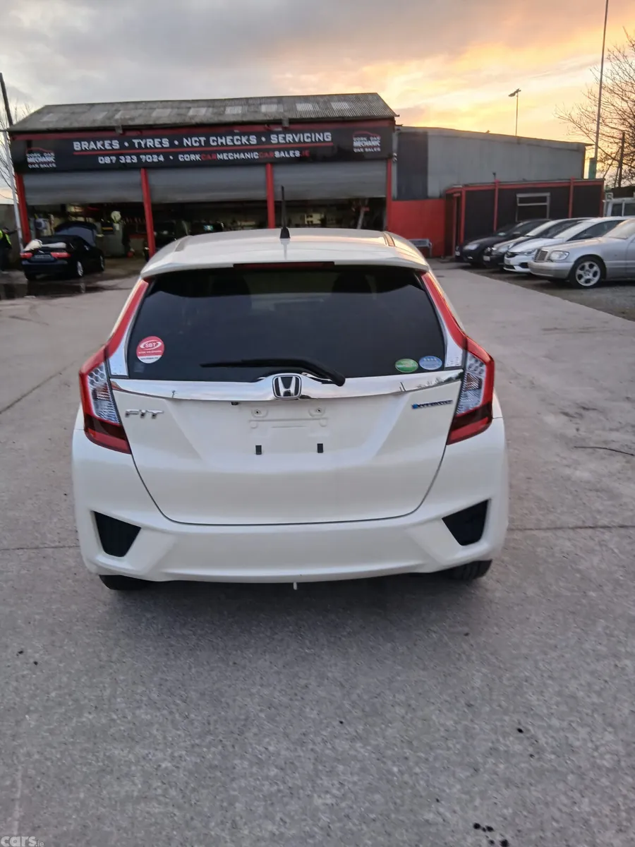 Honda Fit Hatchback, Petrol Hybrid, 2018, Silver