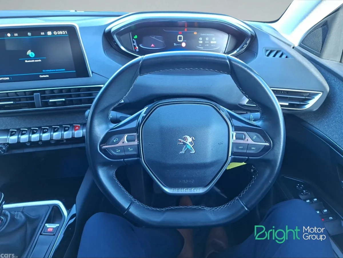 Peugeot 3008 Hatchback, Diesel, 2019, Red