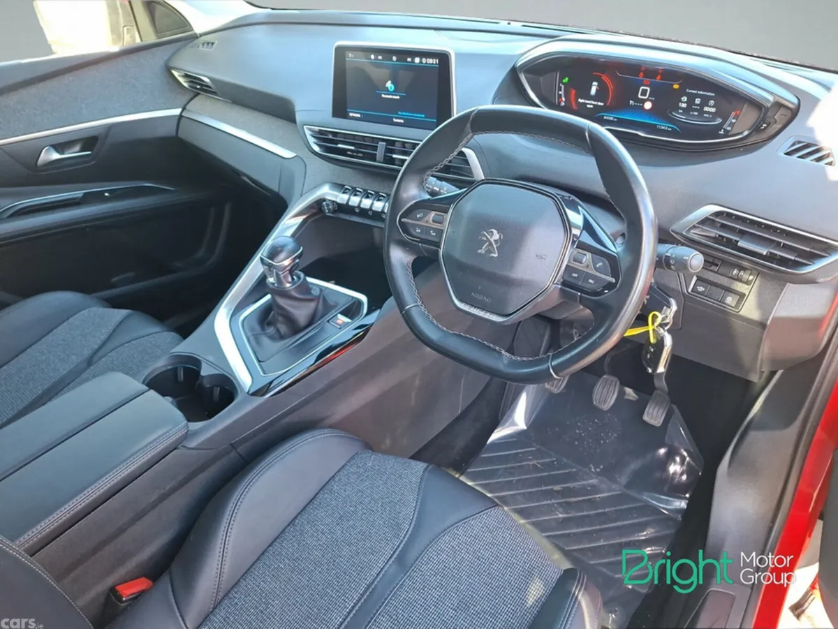 Peugeot 3008 Hatchback, Diesel, 2019, Red