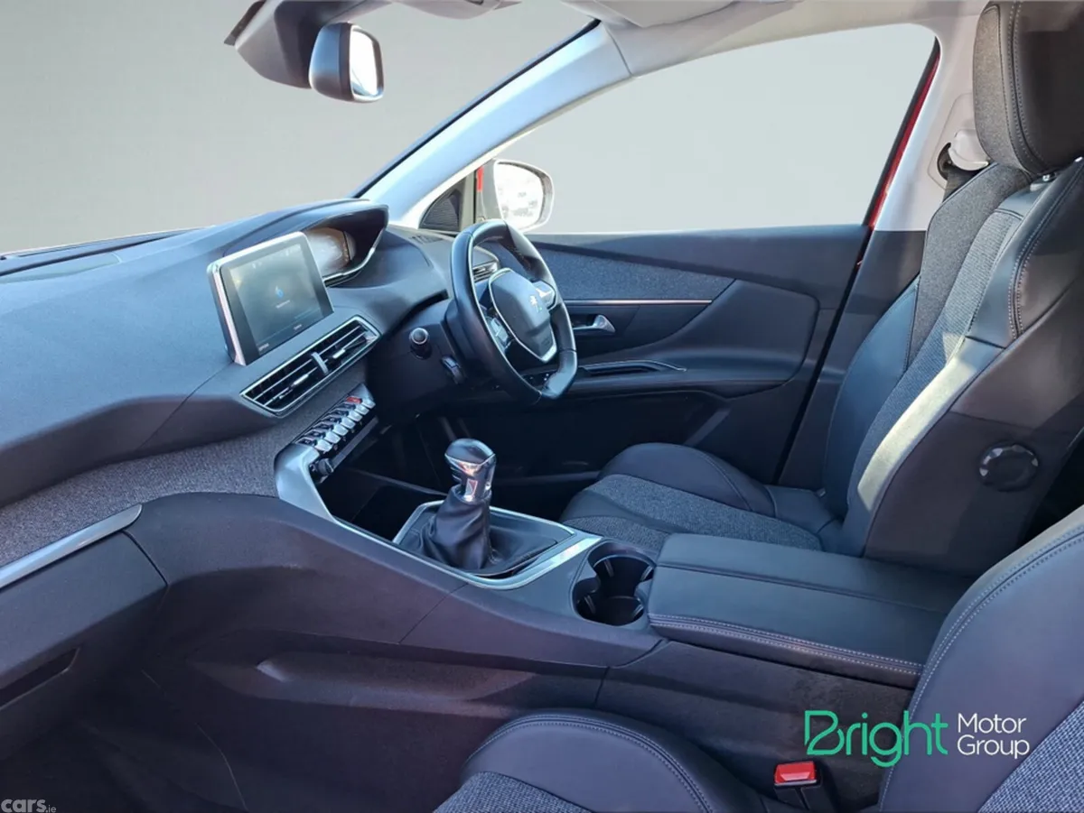 Peugeot 3008 Hatchback, Diesel, 2019, Red