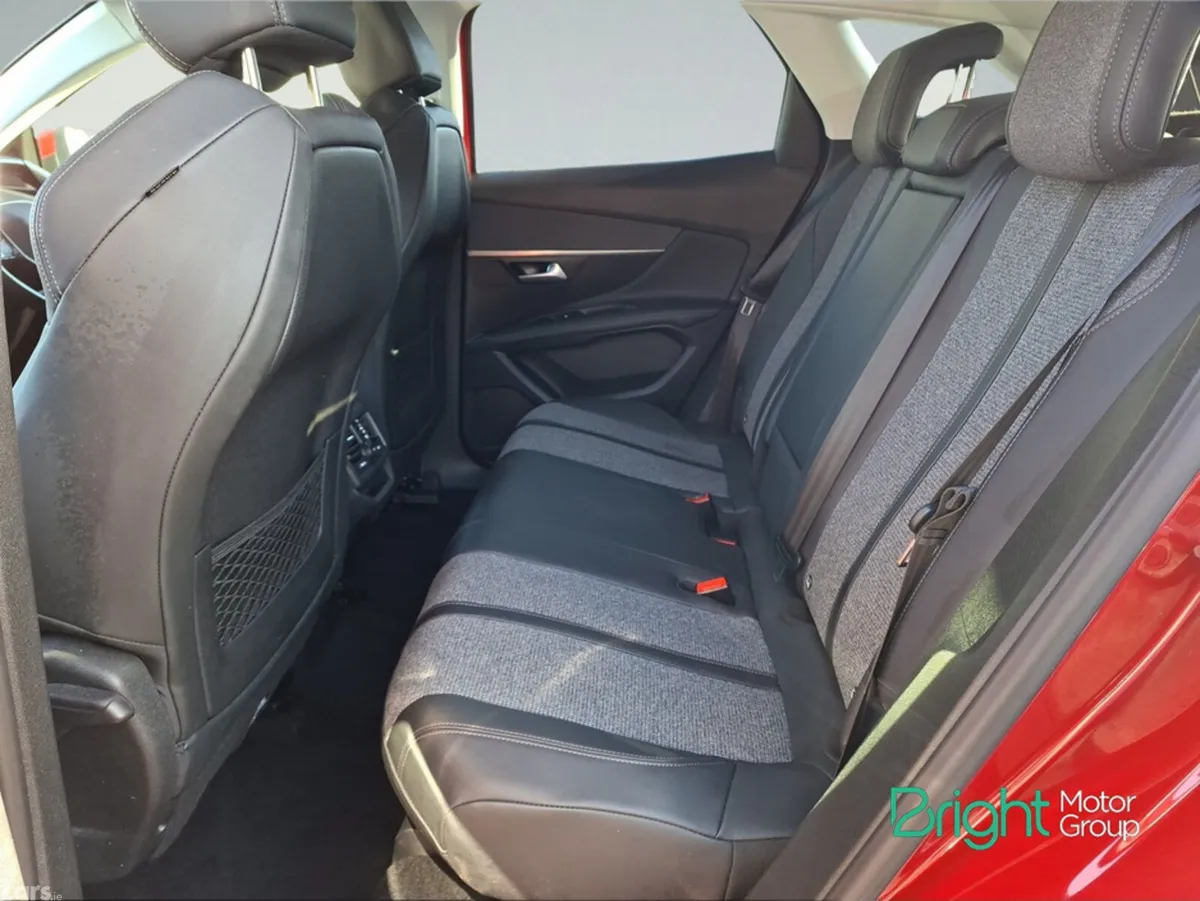 Peugeot 3008 Hatchback, Diesel, 2019, Red