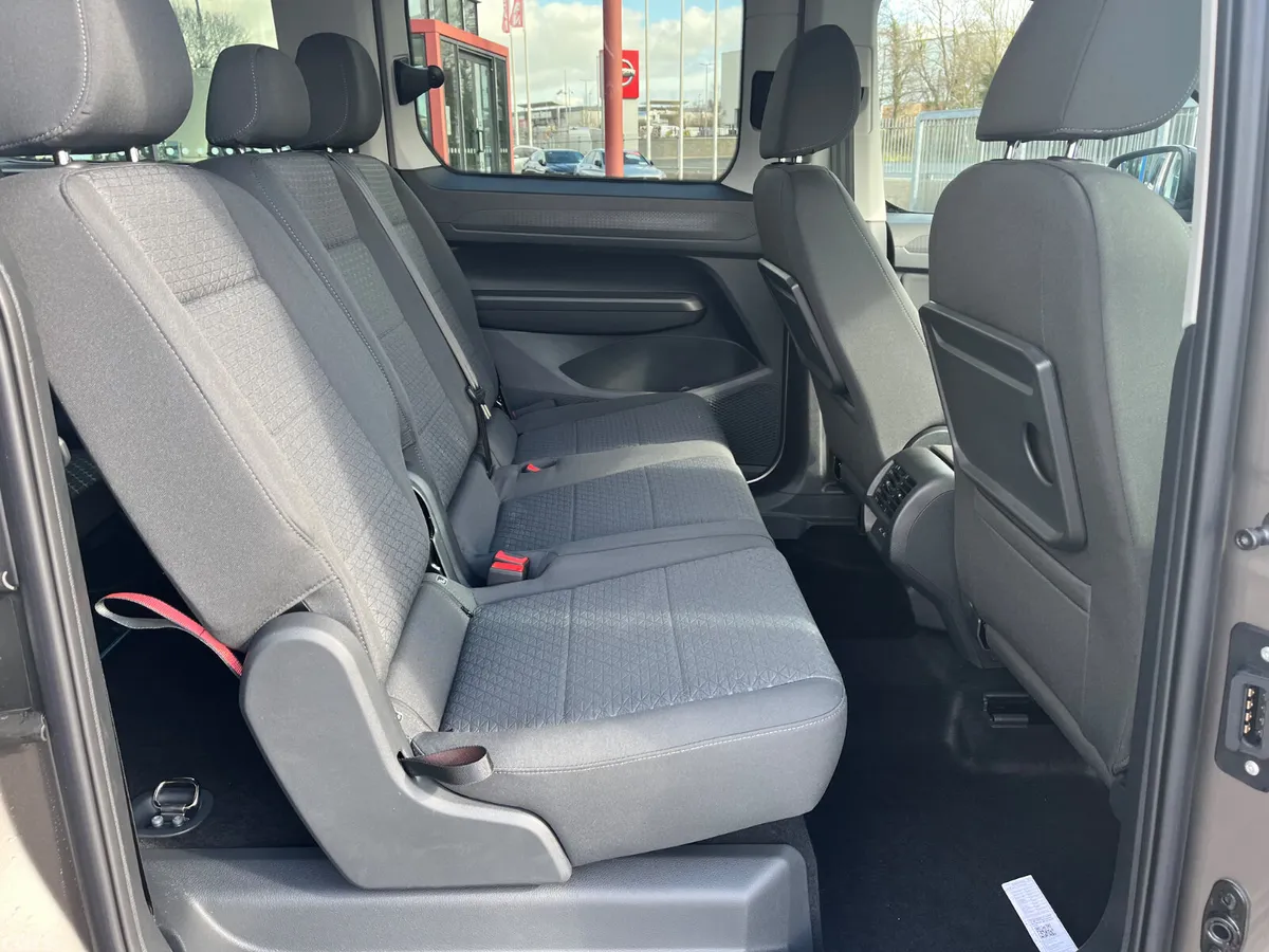 Ford Tourneo Connect MPV, Petrol Plug-in Hybrid, 2026, Silver