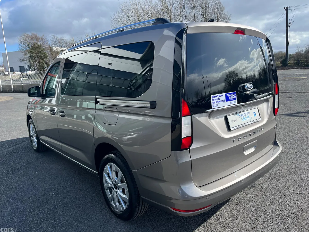 Ford Tourneo Connect MPV, Petrol Plug-in Hybrid, 2026, Silver