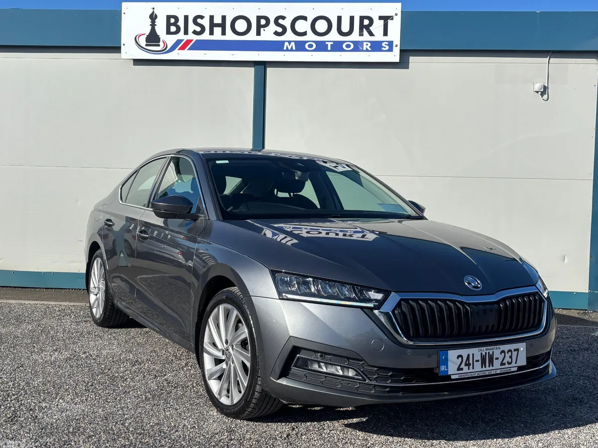 Skoda Octavia Saloon, Diesel, 2024, Grey