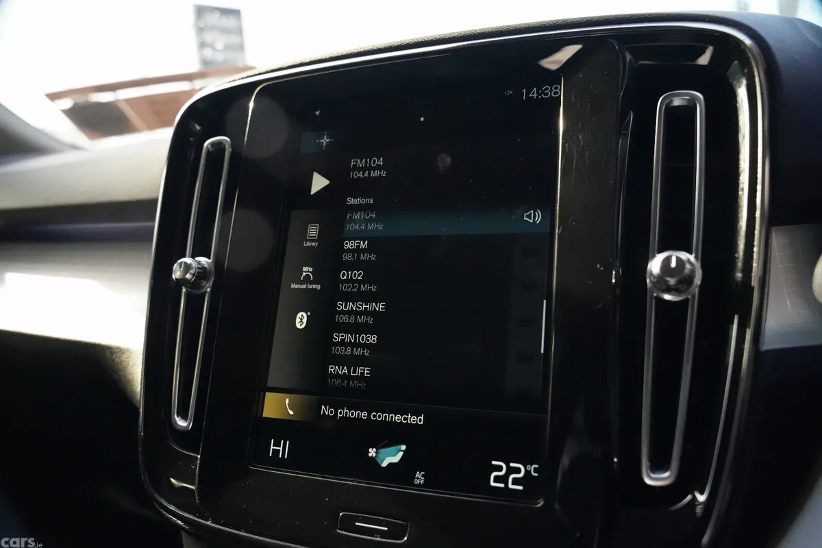 Volvo XC40 Estate/Jeep, Petrol Plug-in Hybrid, 2021, White