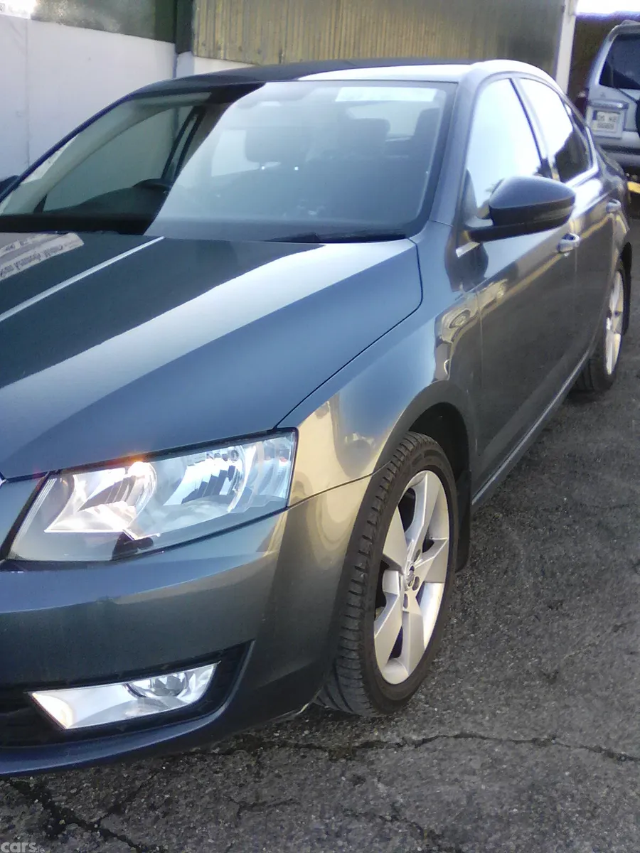 Skoda Octavia Saloon, Diesel, 2016, Grey