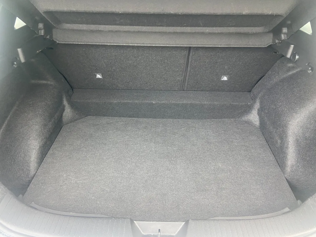 Nissan Qashqai MPV, Petrol, 2022, White