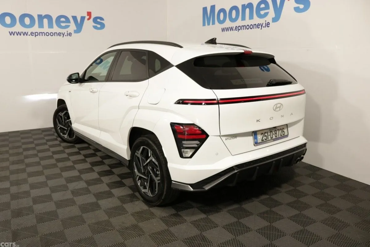 Hyundai KONA MPV, Petrol, 2025, White